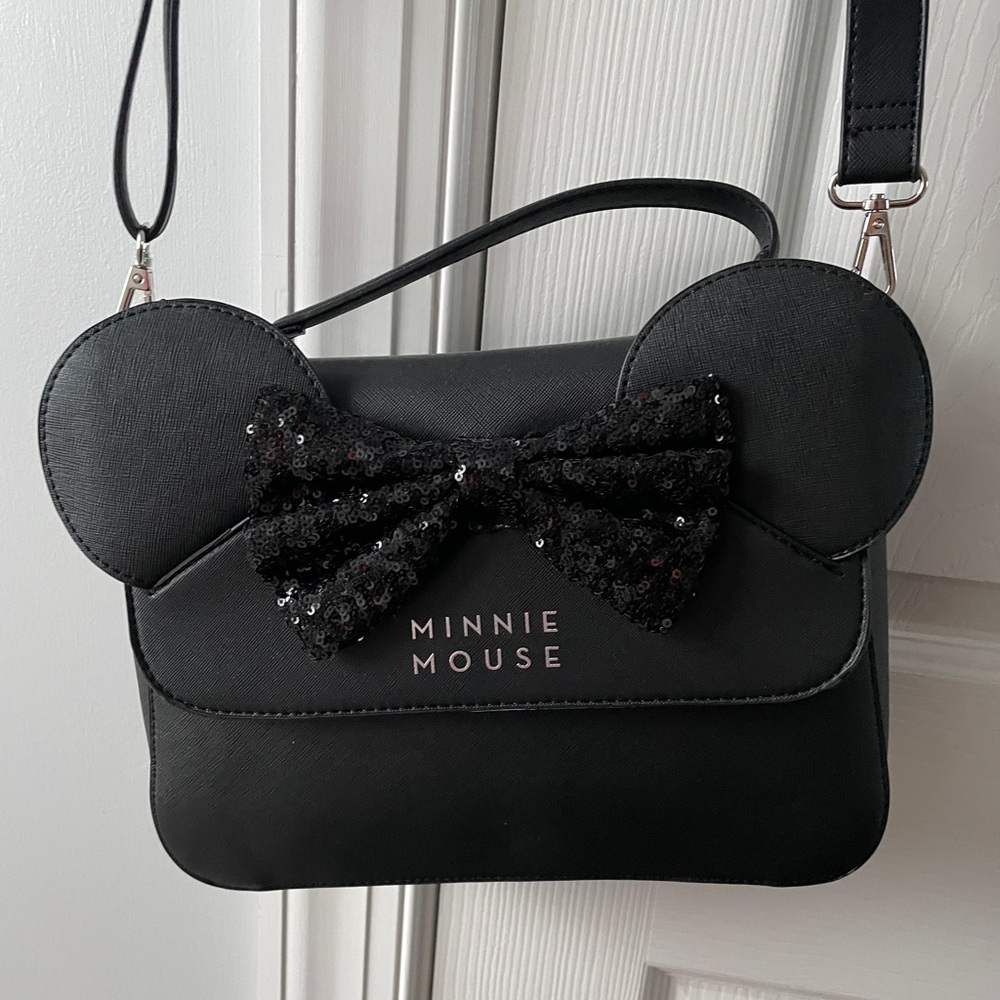 **SOLD** NWOT Minnie Mouse Loungefly Crossbody Purse